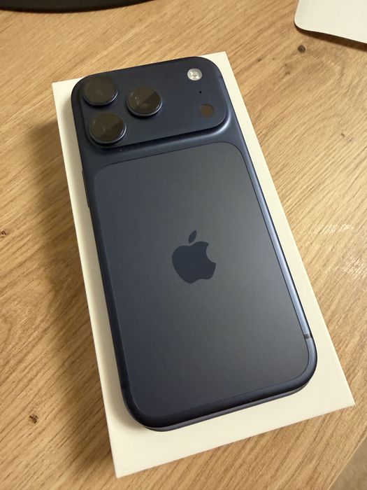 iPhone 17 Pro 256GB - Deep Blue - Jak Nowy