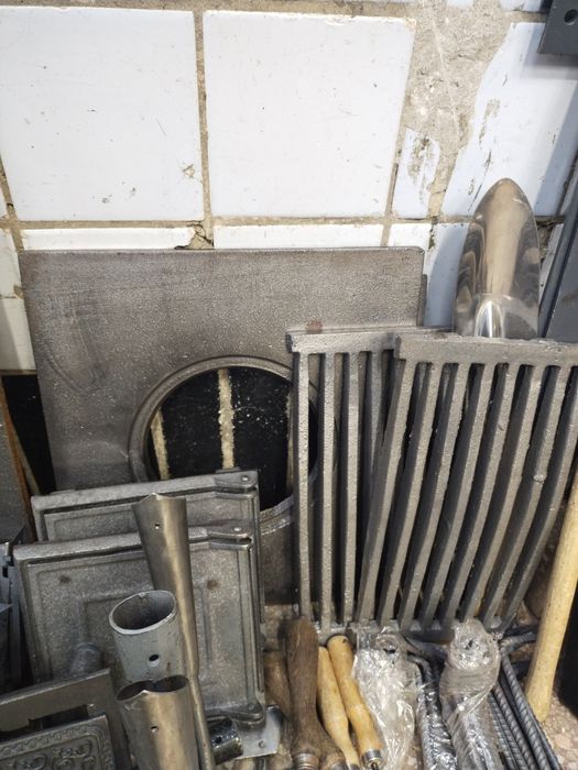 Продам чугунные плиты,дверцы,колосники.