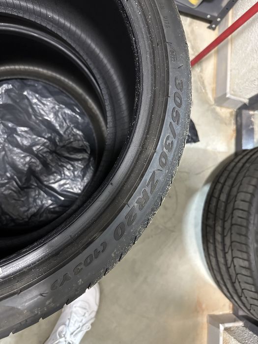 Пара Pirelli P Zero 305/30/20