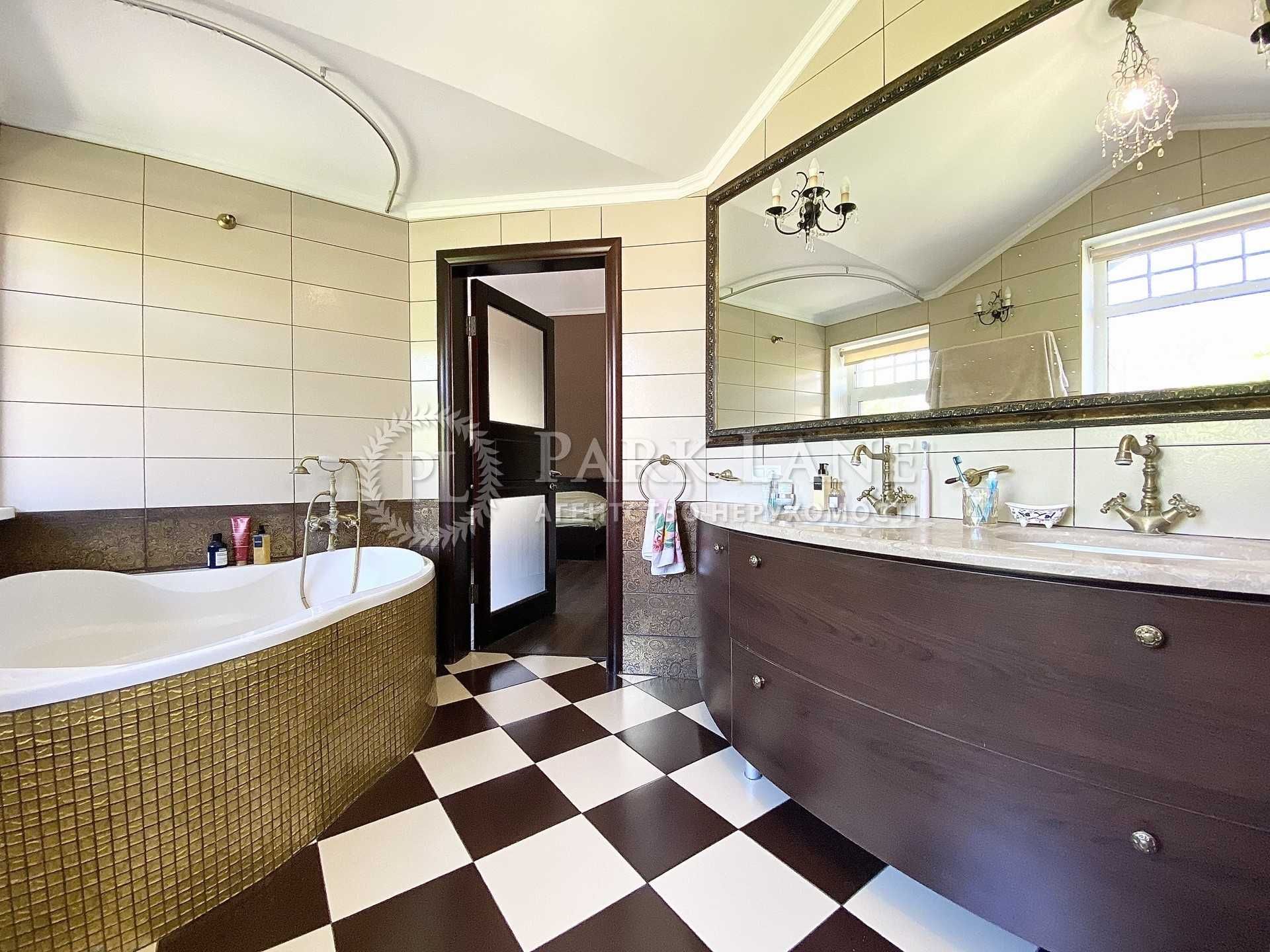 Дом с бассейном возле леса. 400 м.кв. Кременище. Лесники.