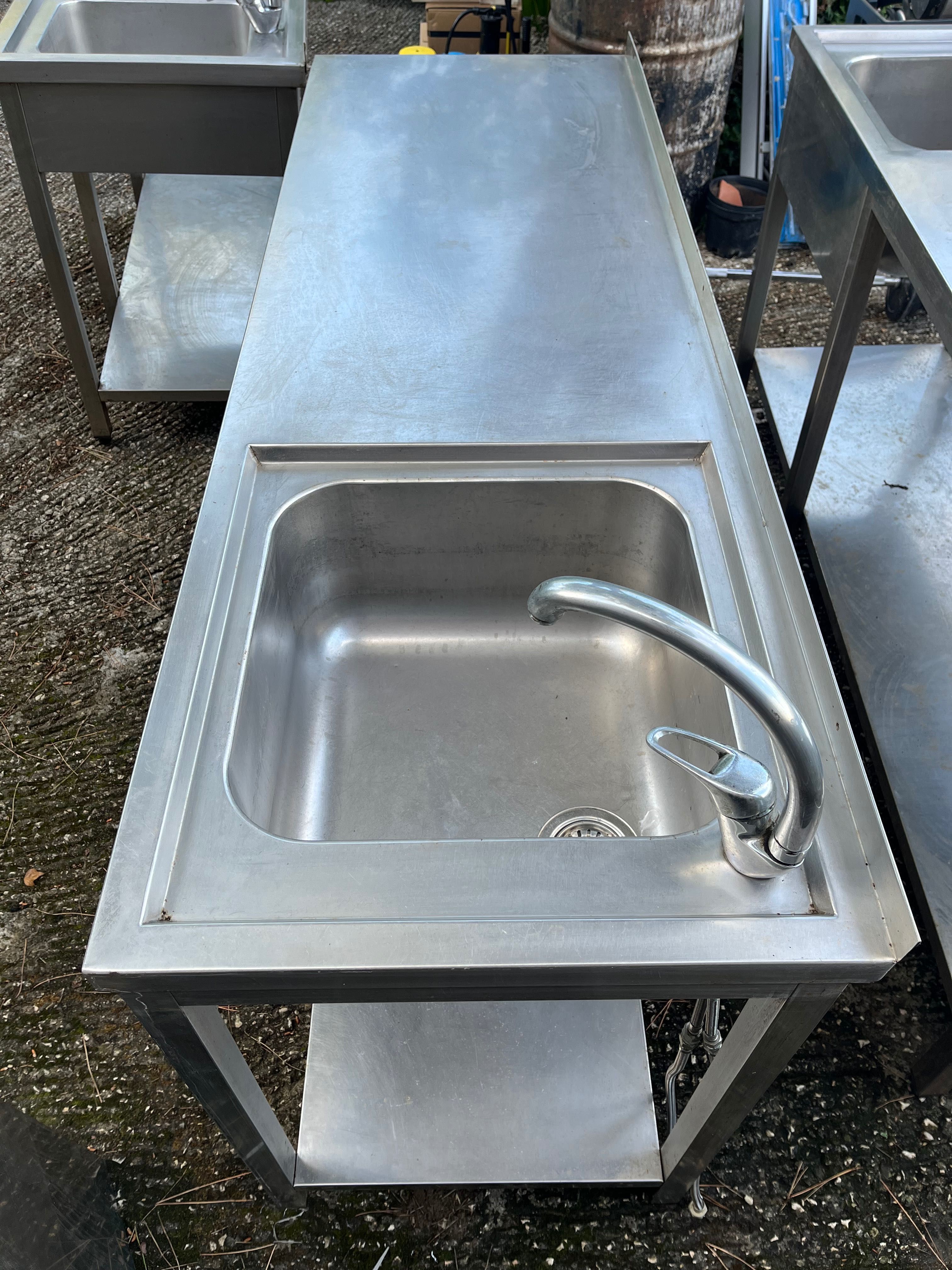 Bancada de inox retangular com lavatório à direita - 180cmx60cmx90cm