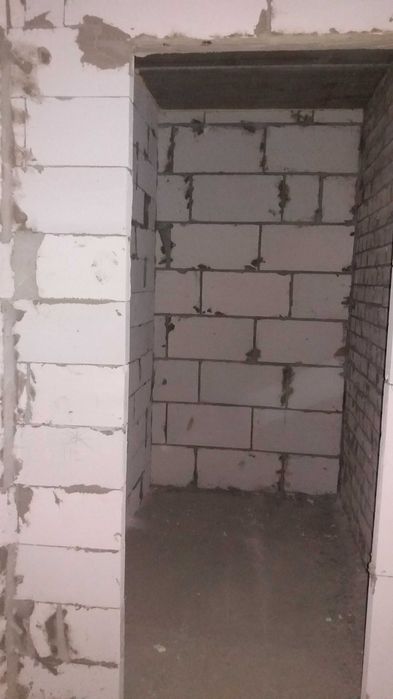 Продам однокомнатную квартиру с кладовкой новострой масаны автономка