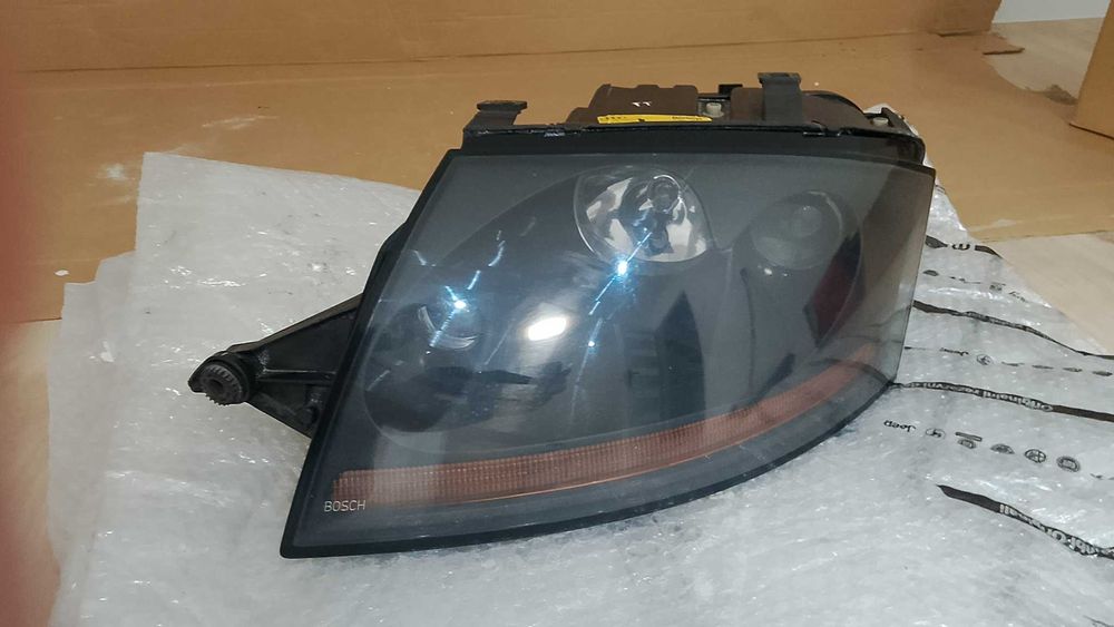 lewy reflektor AUDI TT 8N Bosch Europa Kompletna Cała