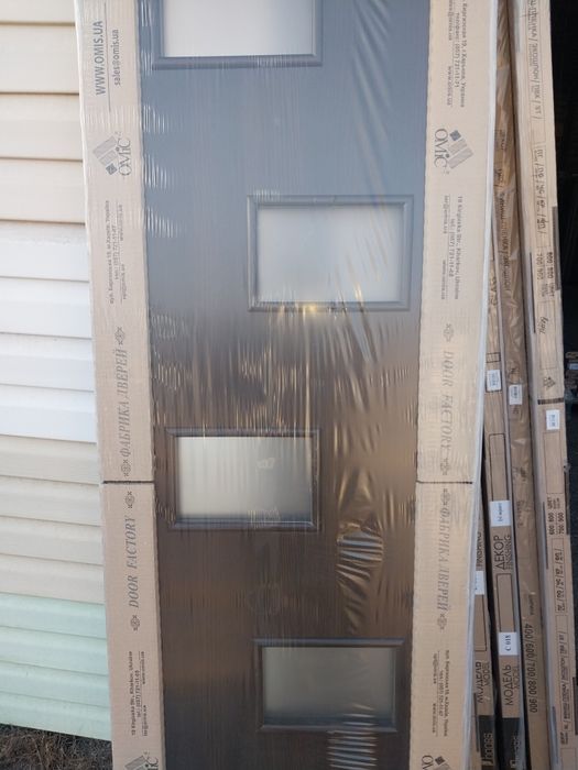 Двери межкомнатные, в наличии и под заказ.Витринные полотна от 900 гр