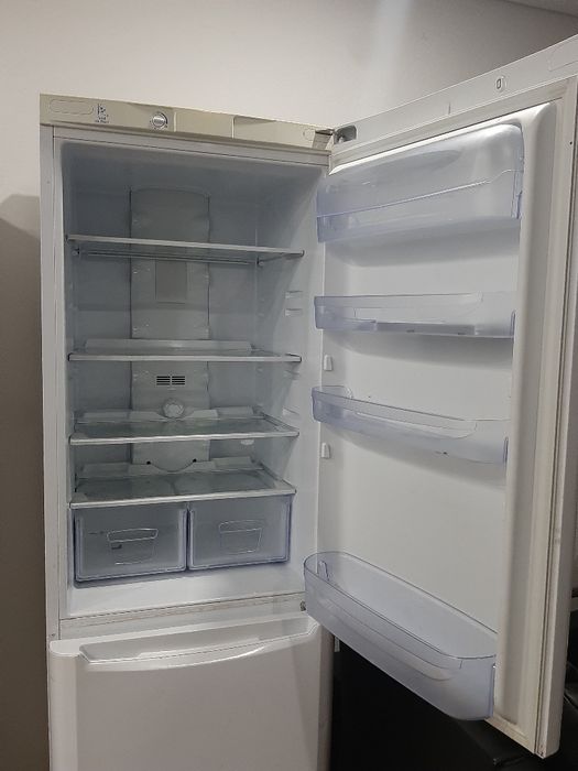 Frigorífico combinado Indesit