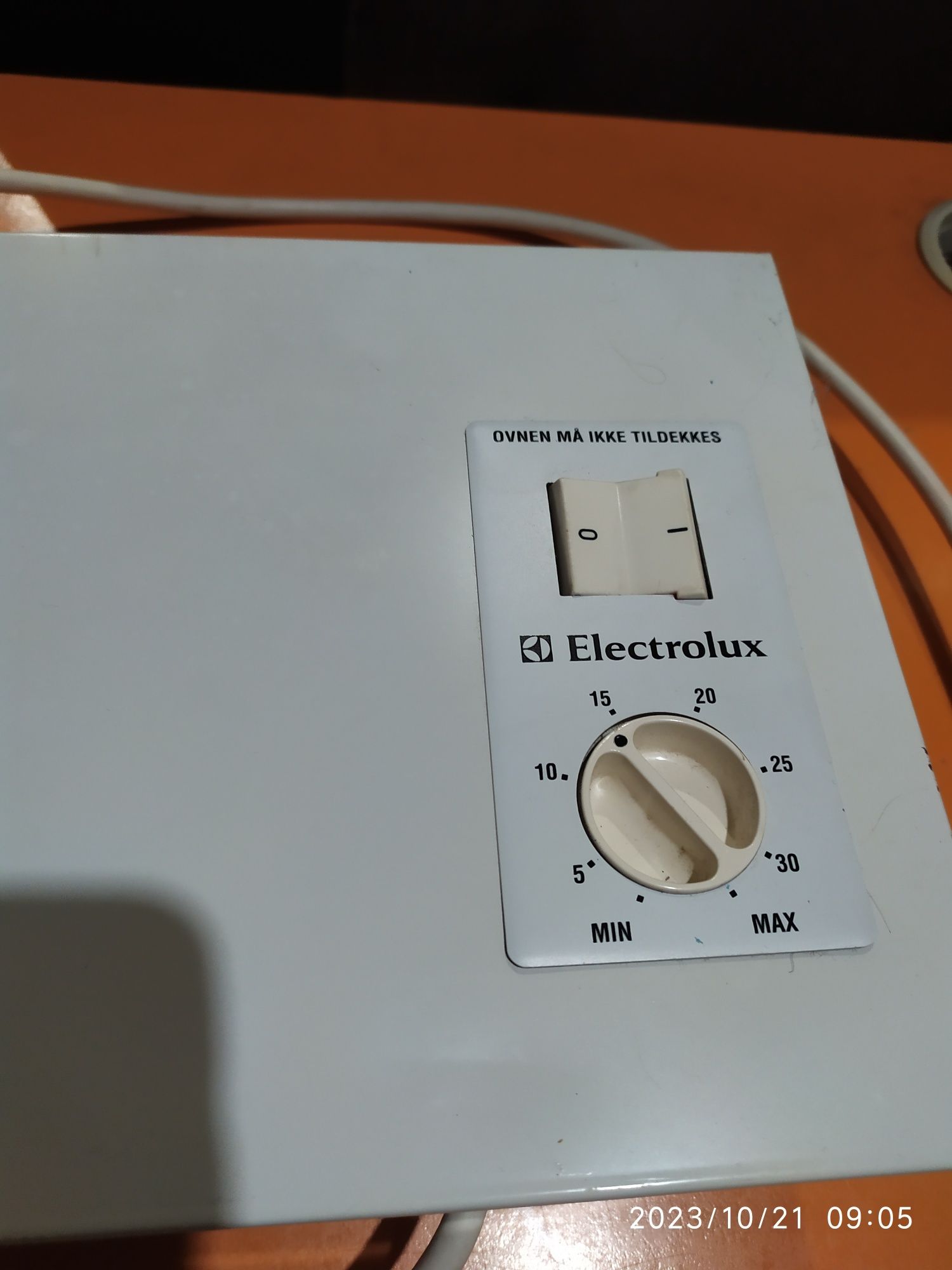 Экономный теплый металлокерамический плинтус electrolux bvlt08 (800W)