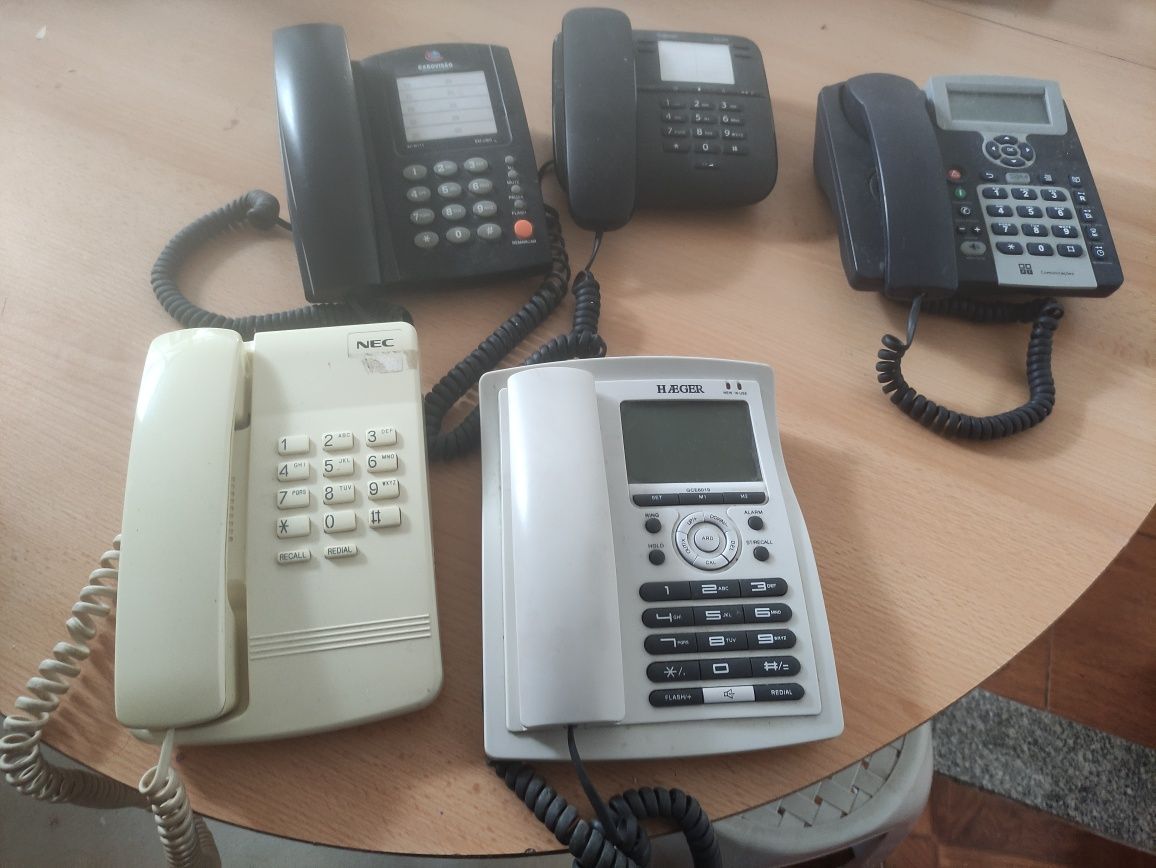 Telefones fixos, vários modelos