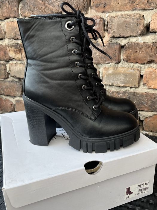 Śliczne czarne botki 38 catwalk