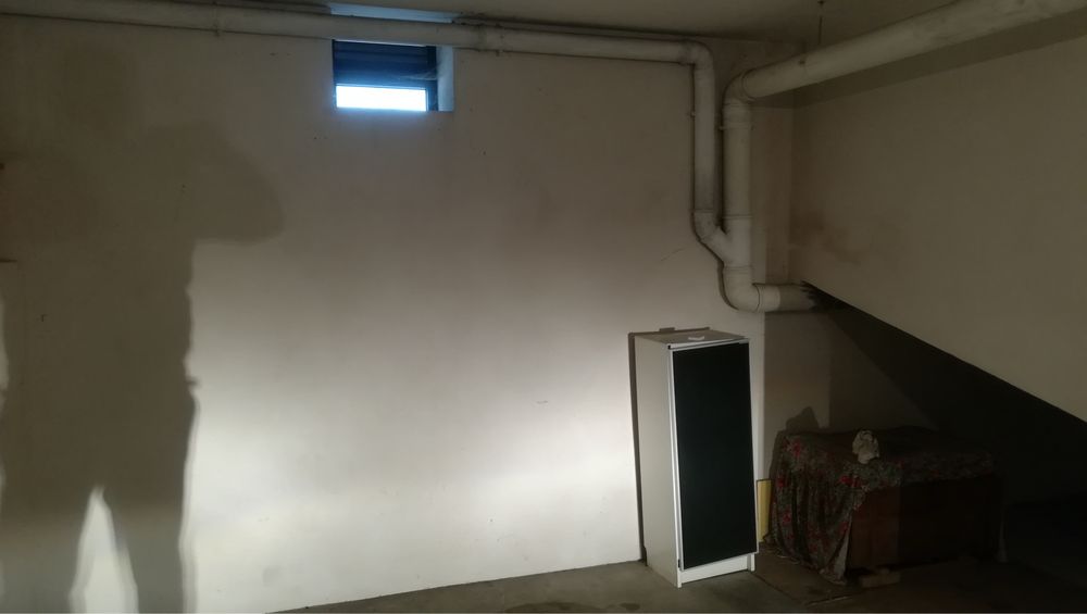 Garagem BOX. ( CENTRO DE VISEU ) ALUGAR