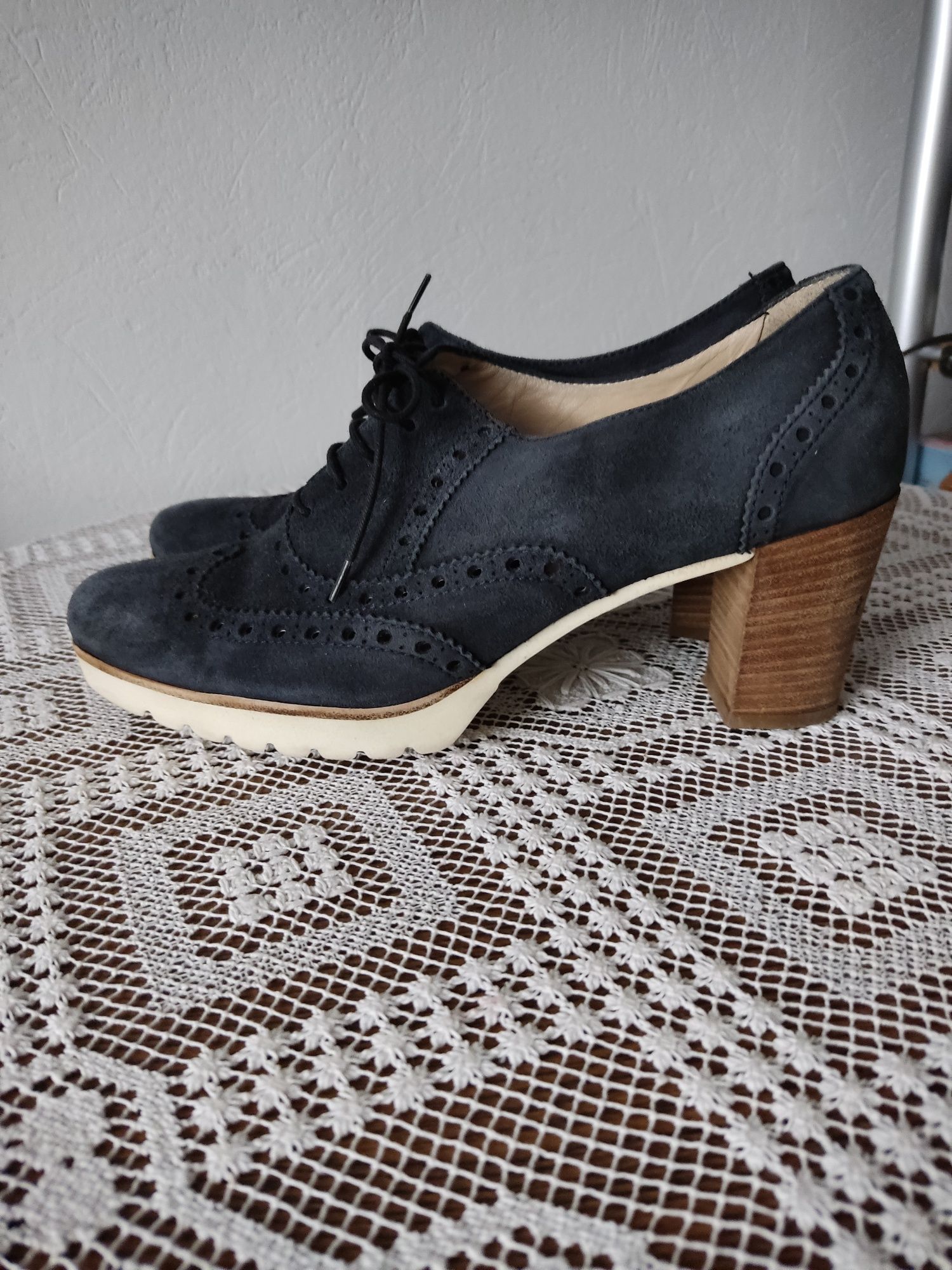 Enzo Poli buty zamszowe rozmiar 39