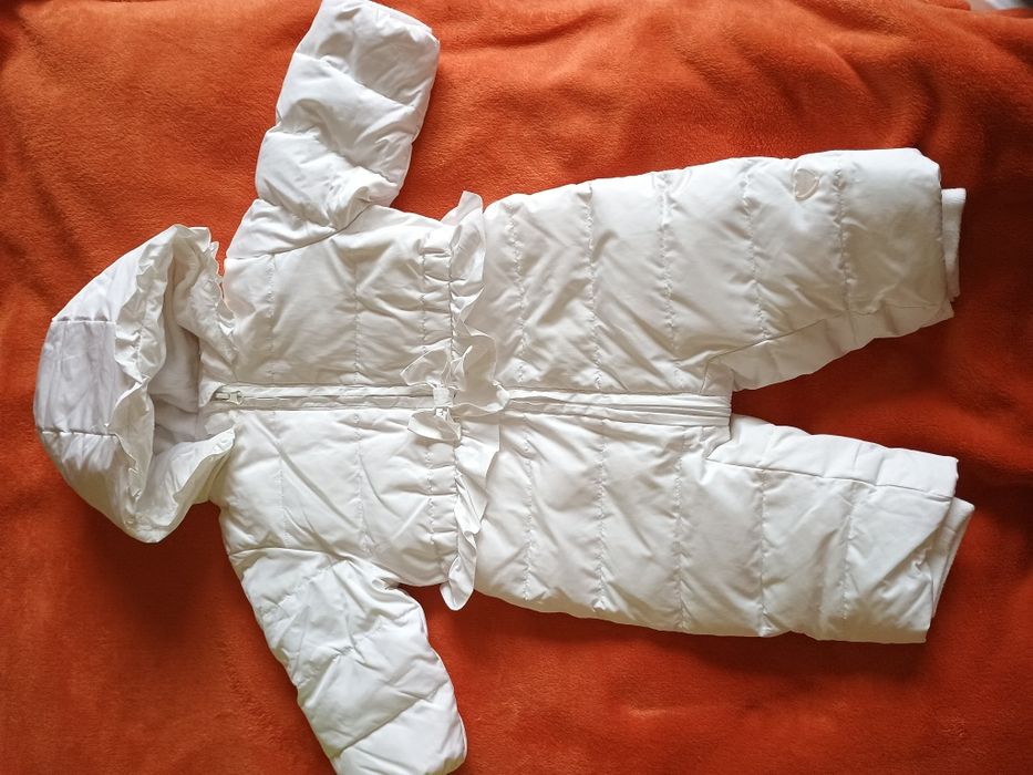 Продам детский зимний комбинезон Chicco