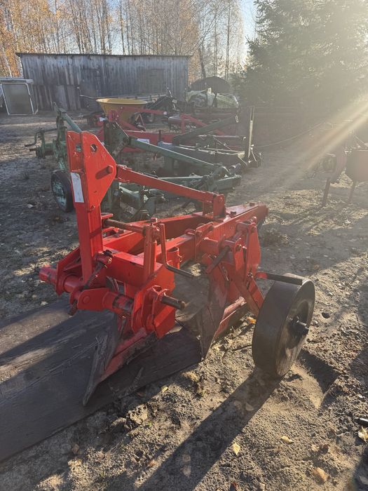 Плуги 2 по 25, і 3 по 30 на високих стойках