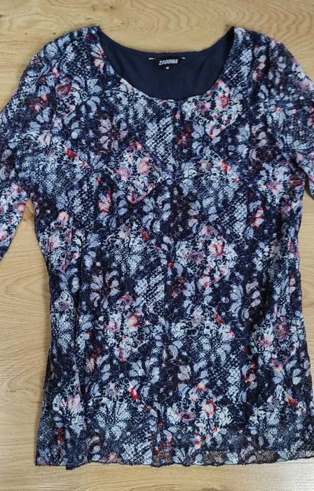 Bluzka w kwiaty firmy Zavanna