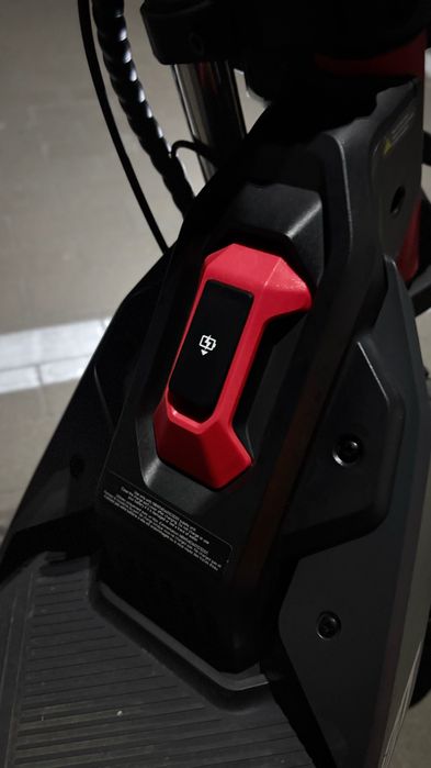 Электросамокат Segway Ninebot ZT3 PRO E 40км/ч