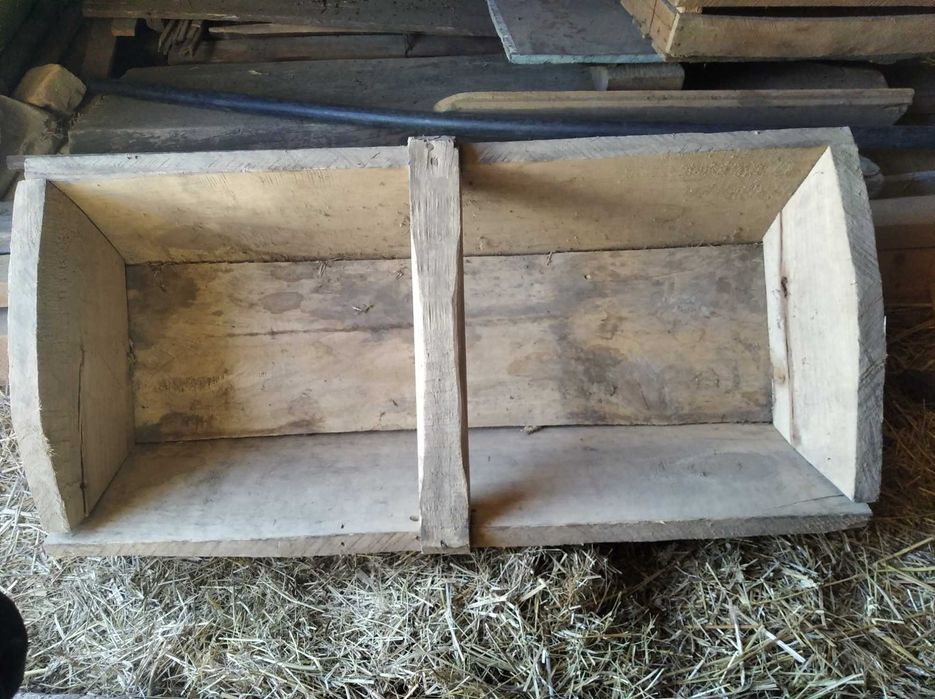 Продам корита, свиням