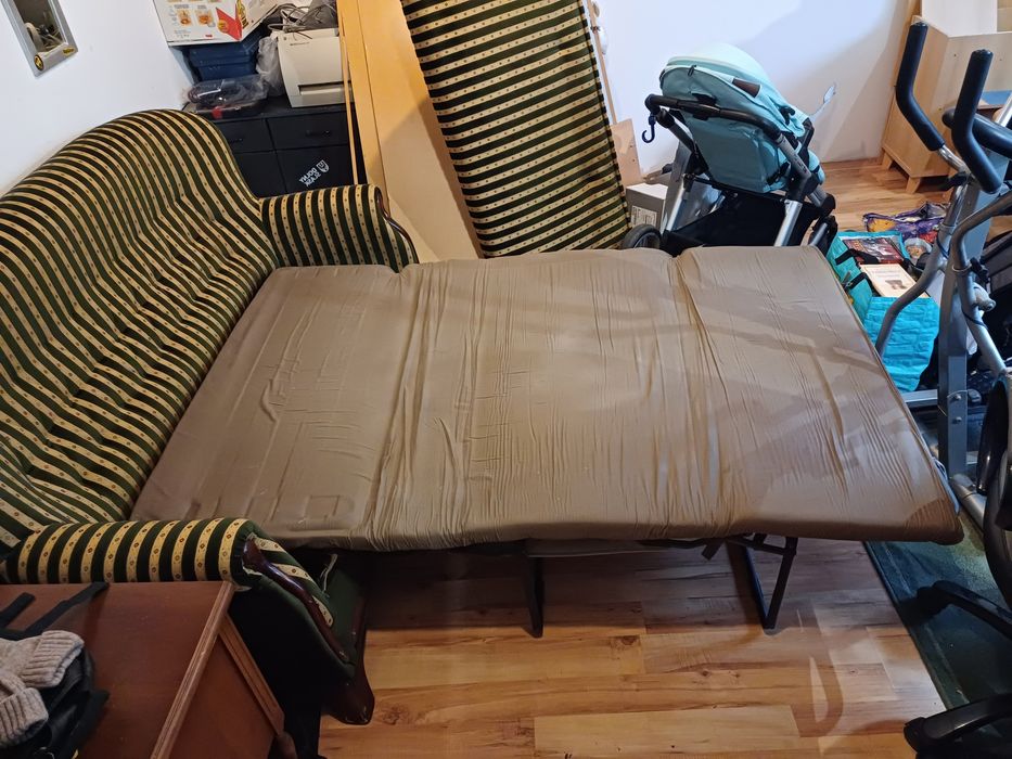 Komplet wypoczynkowy- sofa rozkładana, fotel, stolik Ludwik