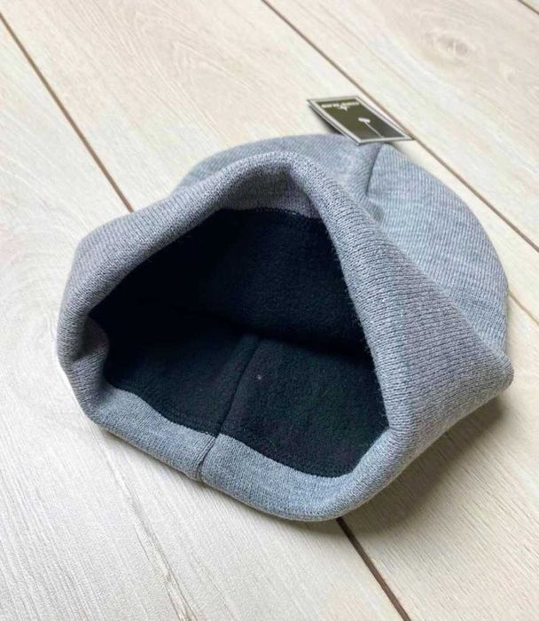 Шапка Stone Island cіра