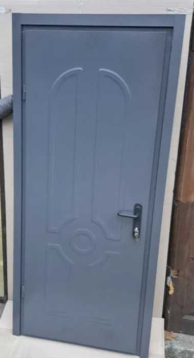 Акція Бюджетні вхідні двері однолистові технічні коричневі сірі