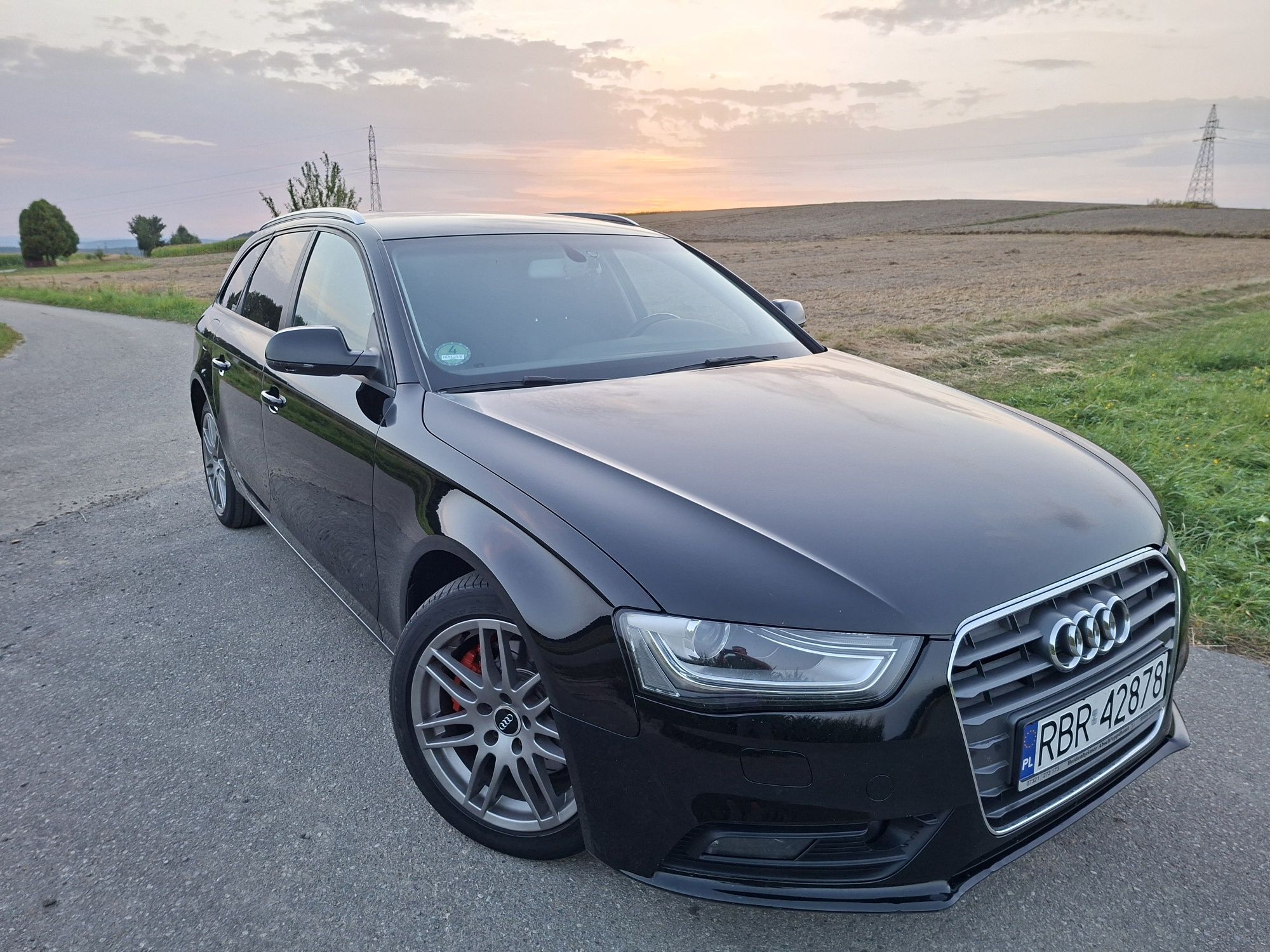 AUDI A4 B8 Lift 2.0Tdi 150km Doinwestowany Navi Hak Radar 2kpl. Kół