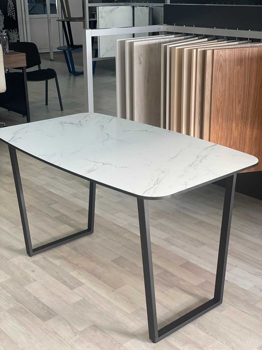 Стіл обідній. Стіл з компакт плити Egger