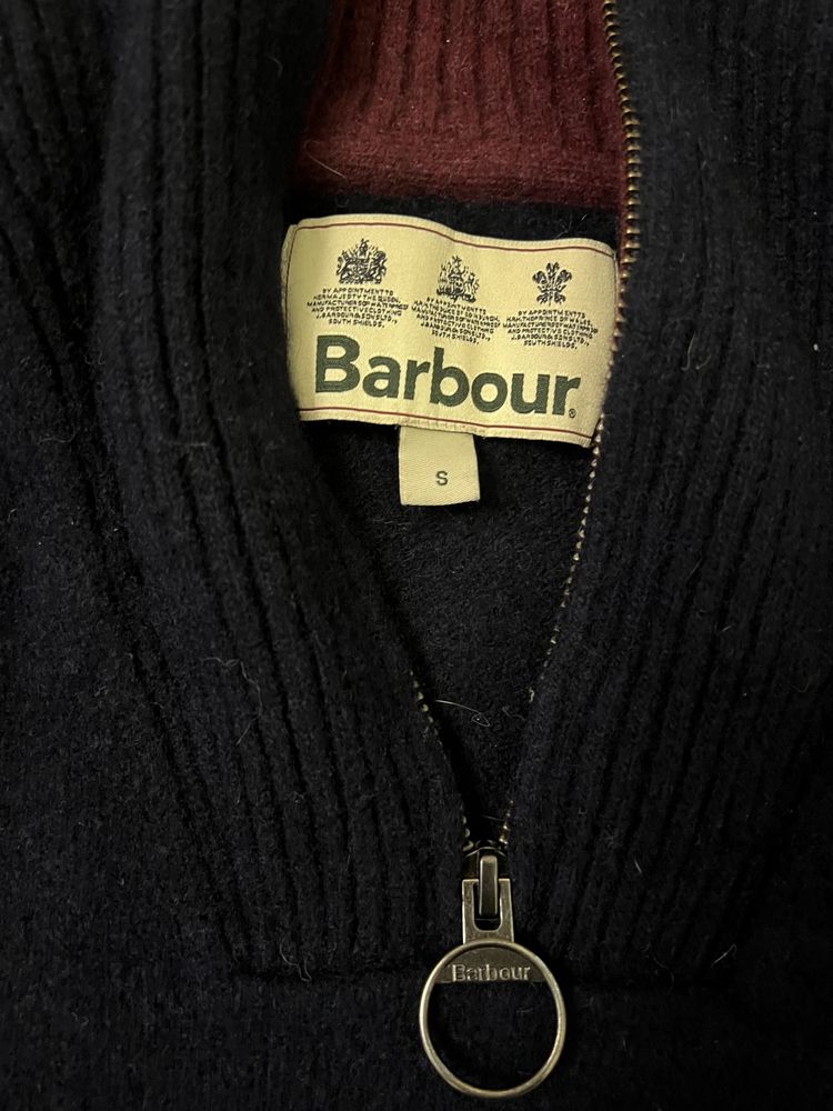 Стильный шерстяной свитер barbour