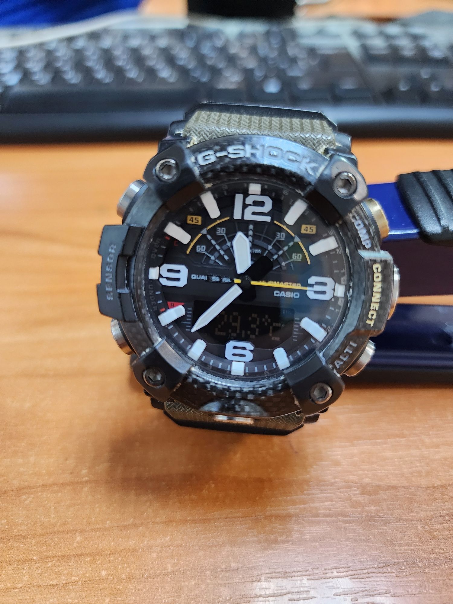 Часы Casio -G-SHOCK