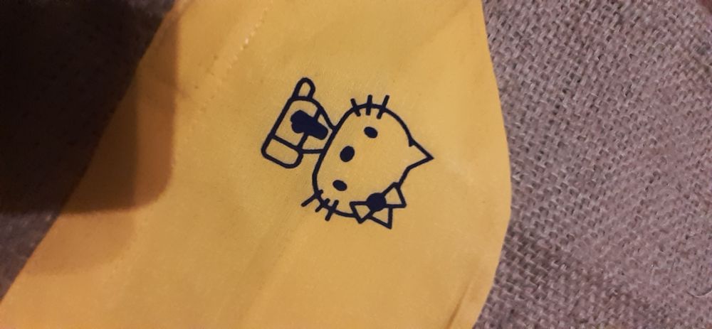 Żółty czepek z nadrukiem, bawełniany, nowy