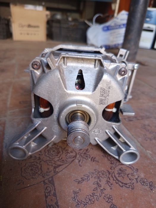 Мотор от стиральной машины SIEMENS 100IQ