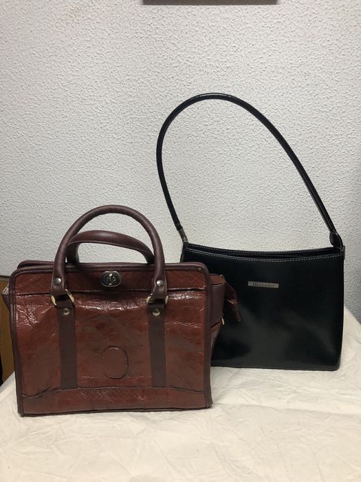 Vendo duas carteiras ,uma castanha outra preta