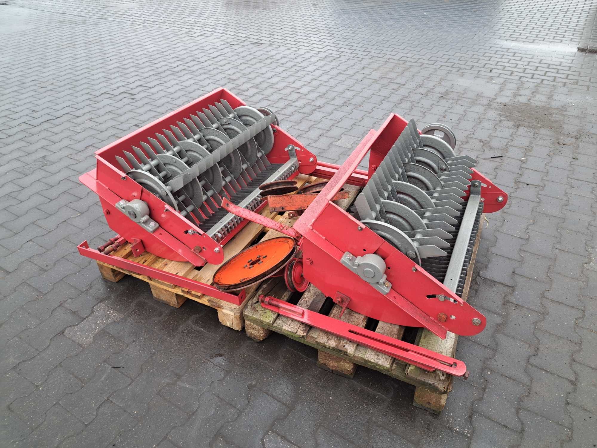 Sieczkarnia do ciecią słomy Massey Ferguson 186 187