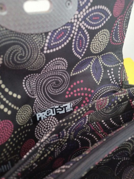 Porta moedas _ Protest