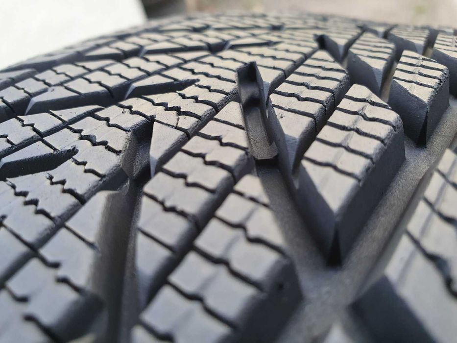 2x Goodyear UltraGrip Performance 3  205/60r16  7,2mm