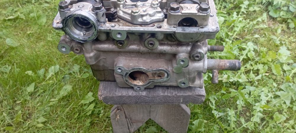 Головка блока циліндрів  мотора 4g63