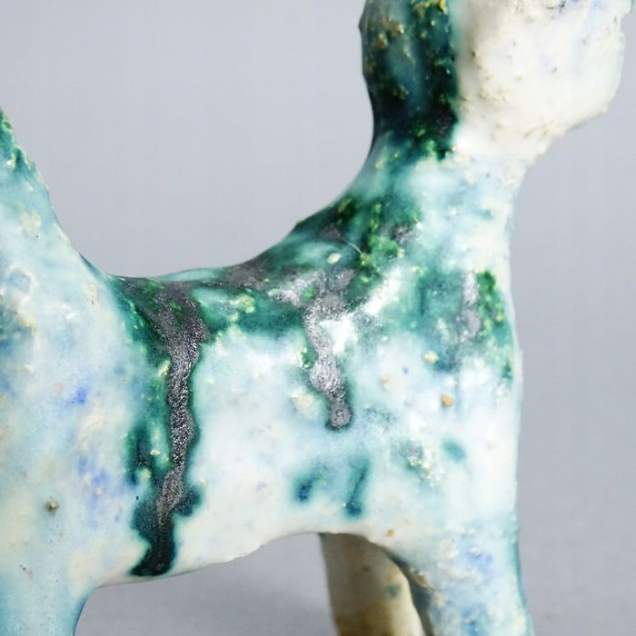 ceramiczna rzeźba figurka kot