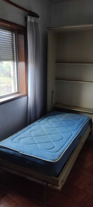 Cama solteiro com colchão