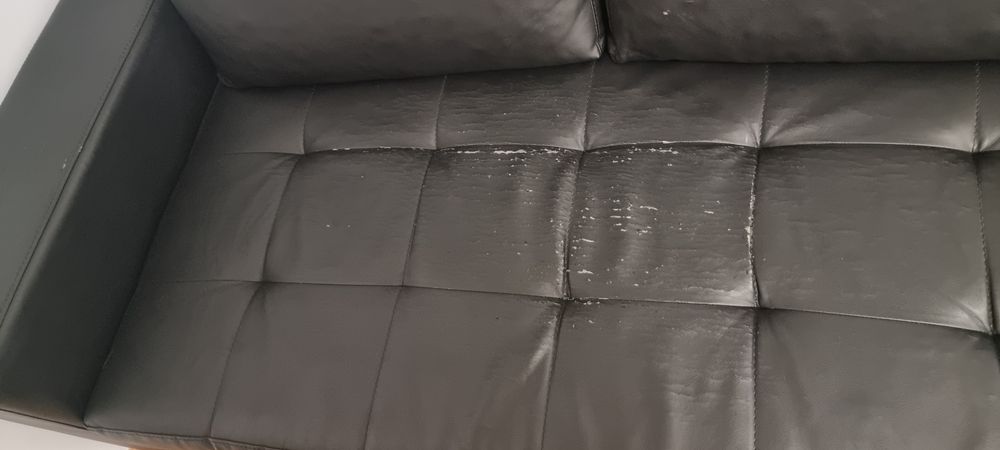 Sofá-cama em napa