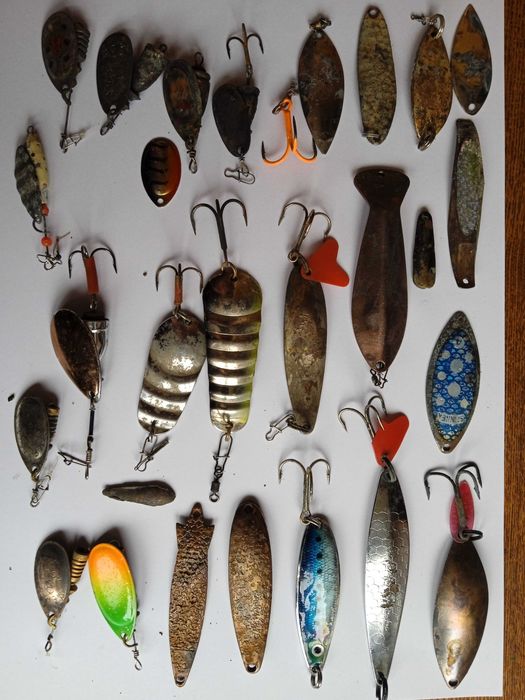 Кормушки  блесна рыбацкие   грузи силикон Б/У 2 лота