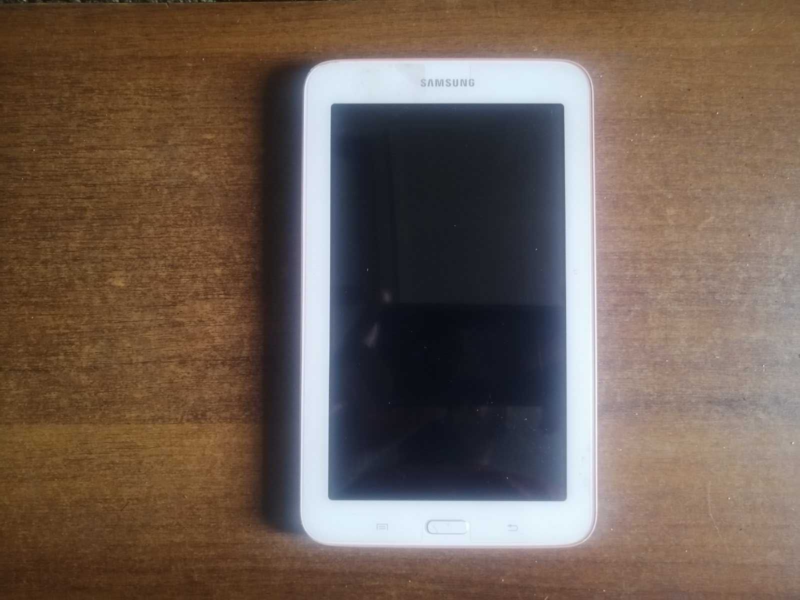 Планшет Samsung T210 Galaxy Tab 3 ( НЕ  РОБОЧИЙ !!! )
