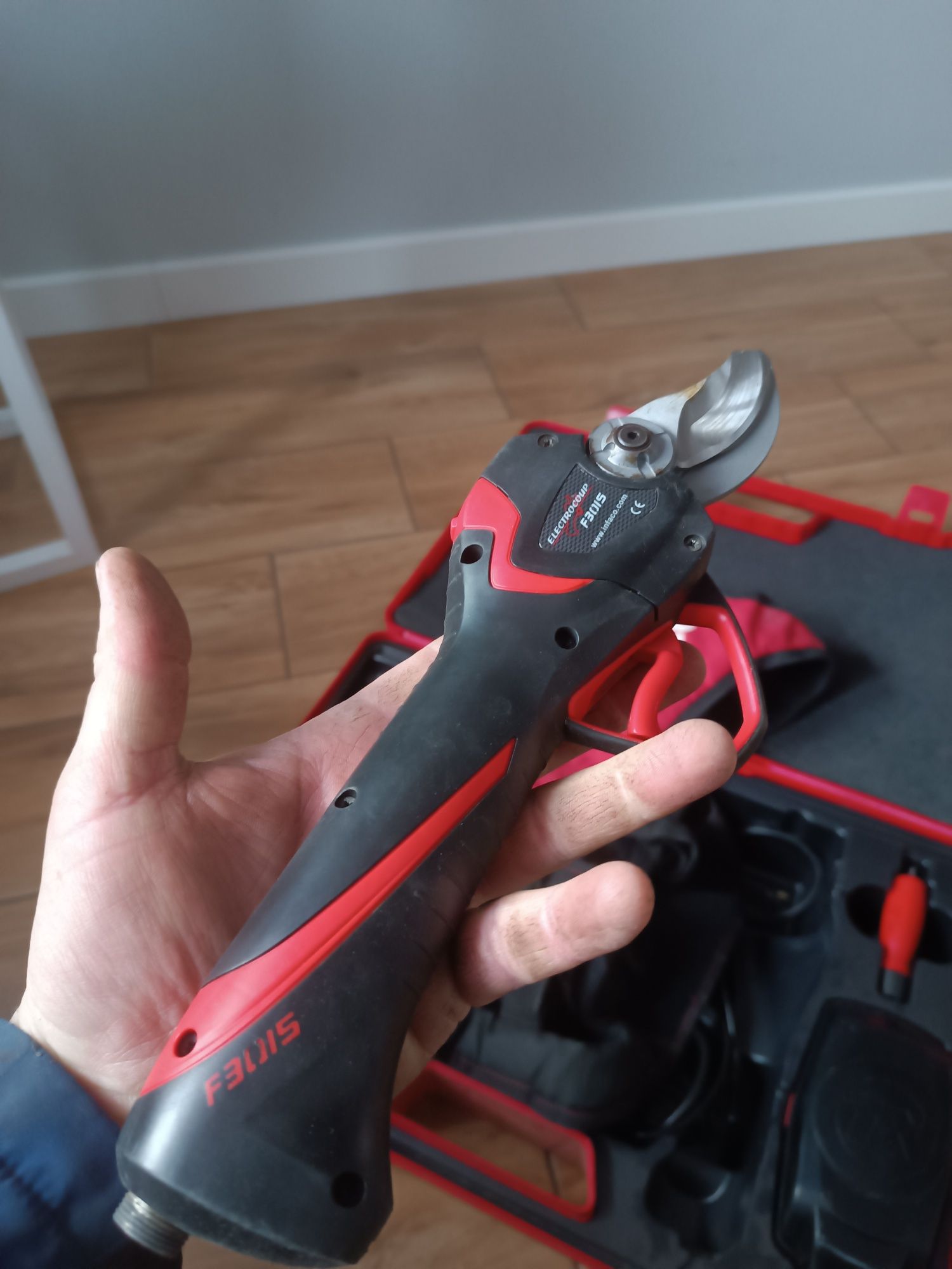 Sekator elektryczny Infaco Electrocoup 3015 idealny Sadowniczy