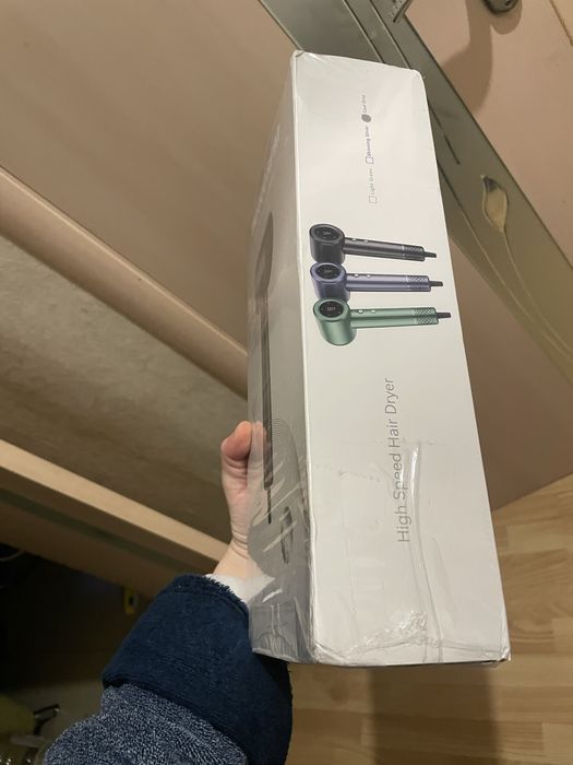 Фен для сушіння волосся