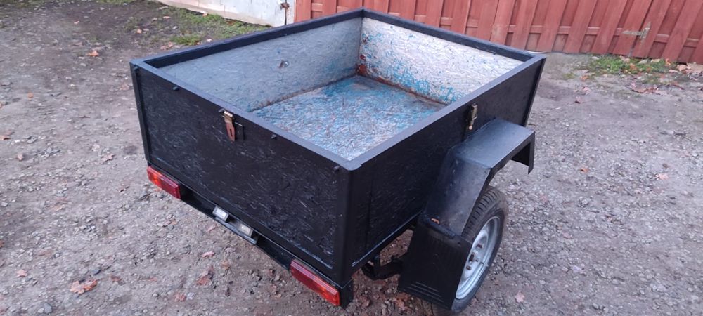 Przyczepka samochodowa jednoosiowa stan bdb