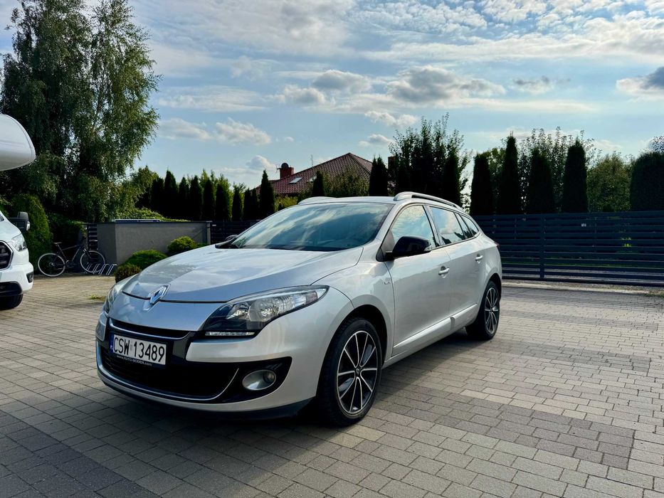 Renault Megane 2013 bezwypadkowy w jednych rękach od 9 lat wersja Bose