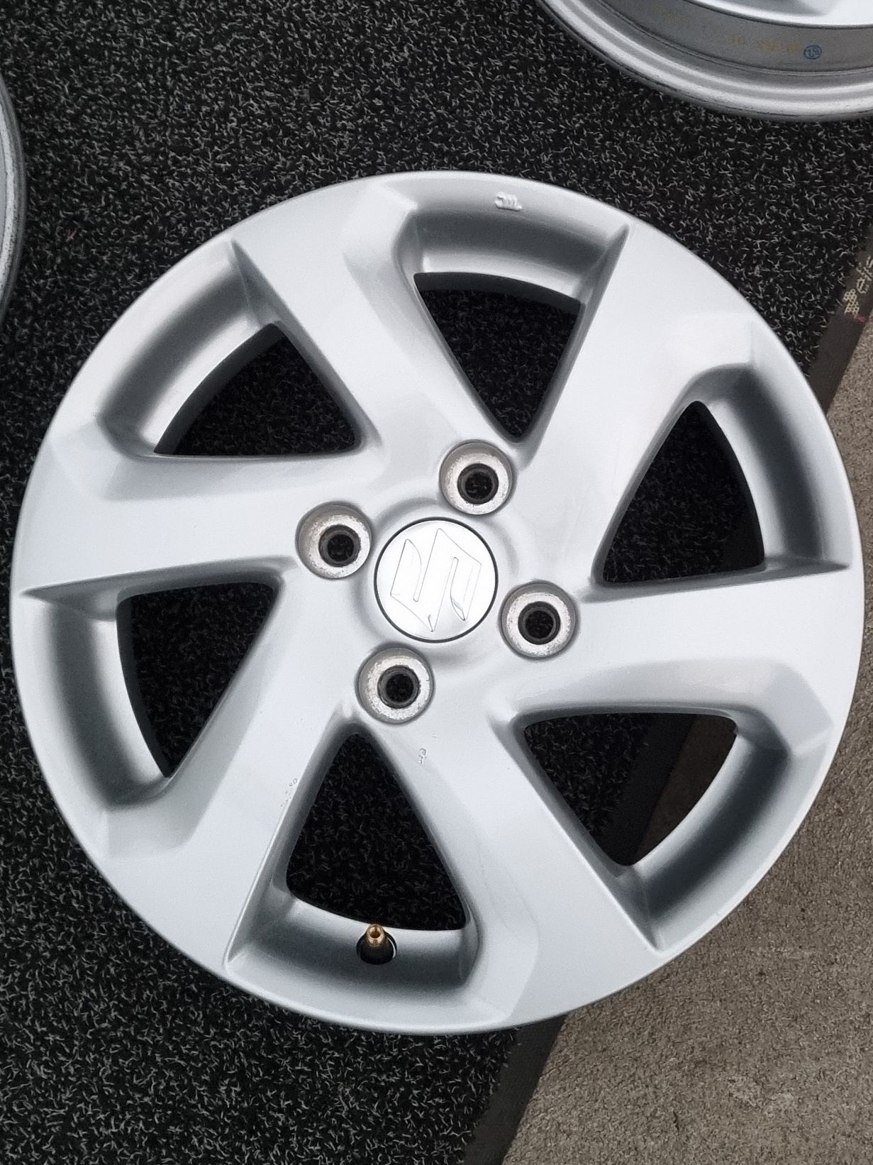 Felgi Alu 14" Suzuki Celerio Splash Swift 4x100 Oryginalne