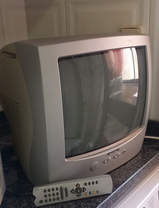 Televisão pequena