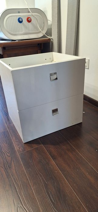 Продам умивальник з тумбою