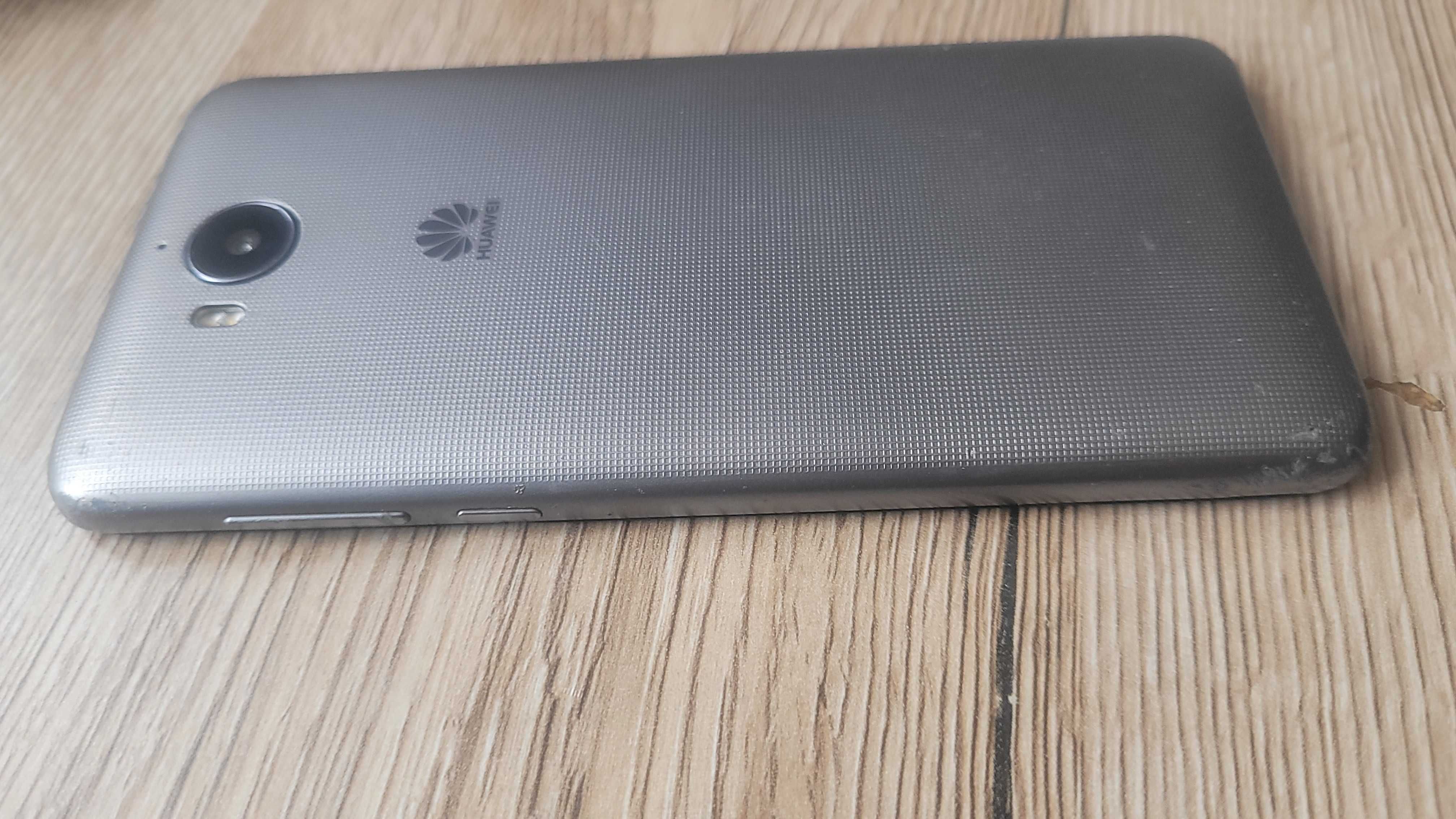 Huawei Y6 2017 Dwie karty sim plus karta pamięci