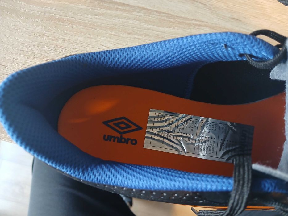 Halówki Umbro Tocco III Club r. 44 - nowe nieuzywane