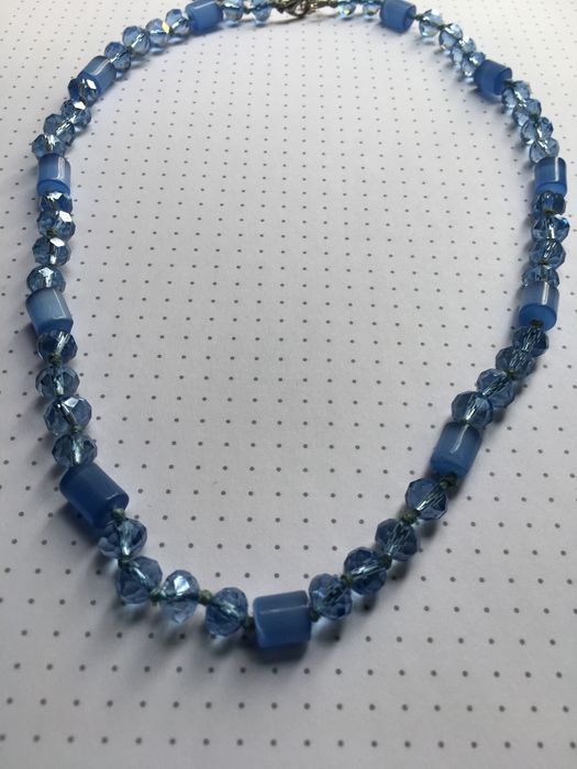 Винтажные бусы голубое сатиновое стекло