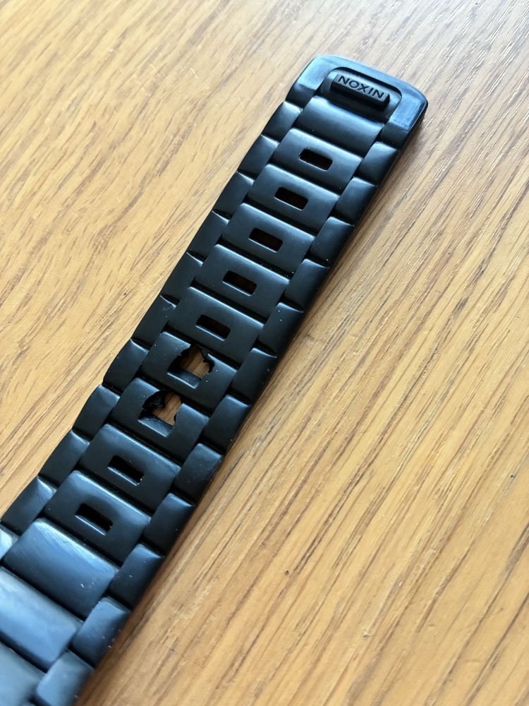 Zegarek Nixon Rubber Player w unikatowym kolorze