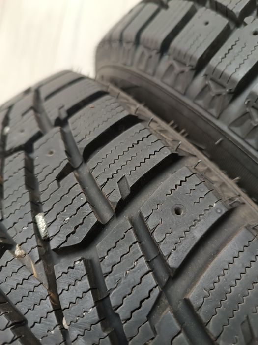Дуже Терміново!!! Продам зимову гуму  Roadstone WinGuard WinSpike  195